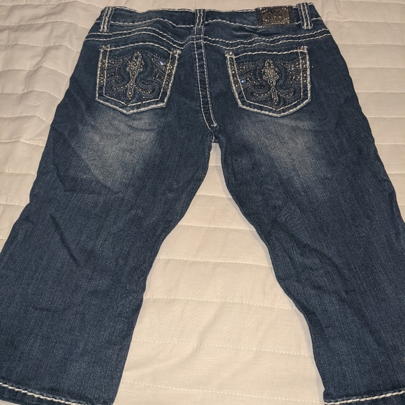 Capris - Picture 3 of 5